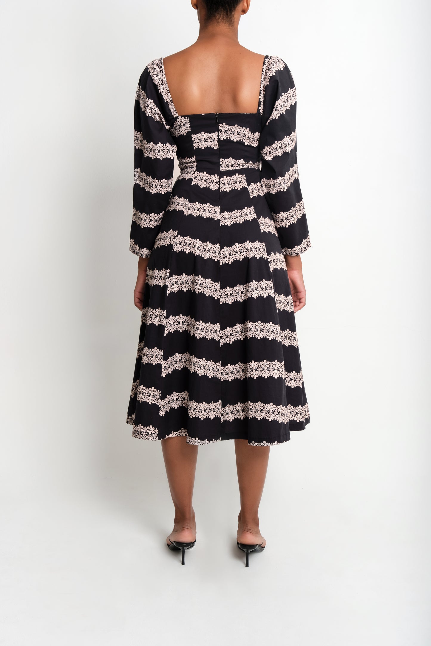 SQUARE DANCE DRESS - 2 LINES MACRAME