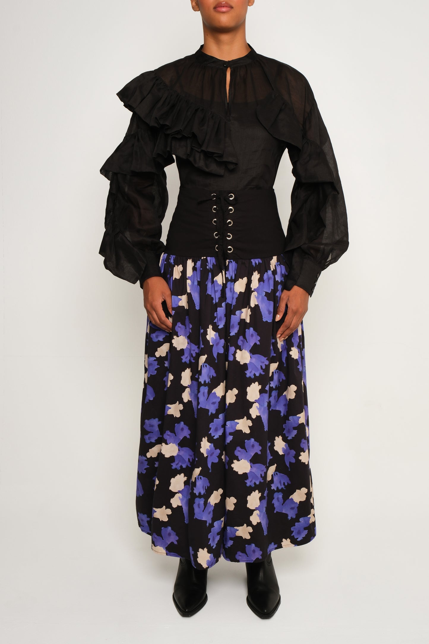 Chaos Petal High-Neck Ruffle Blouse – Lightweight Black Linen