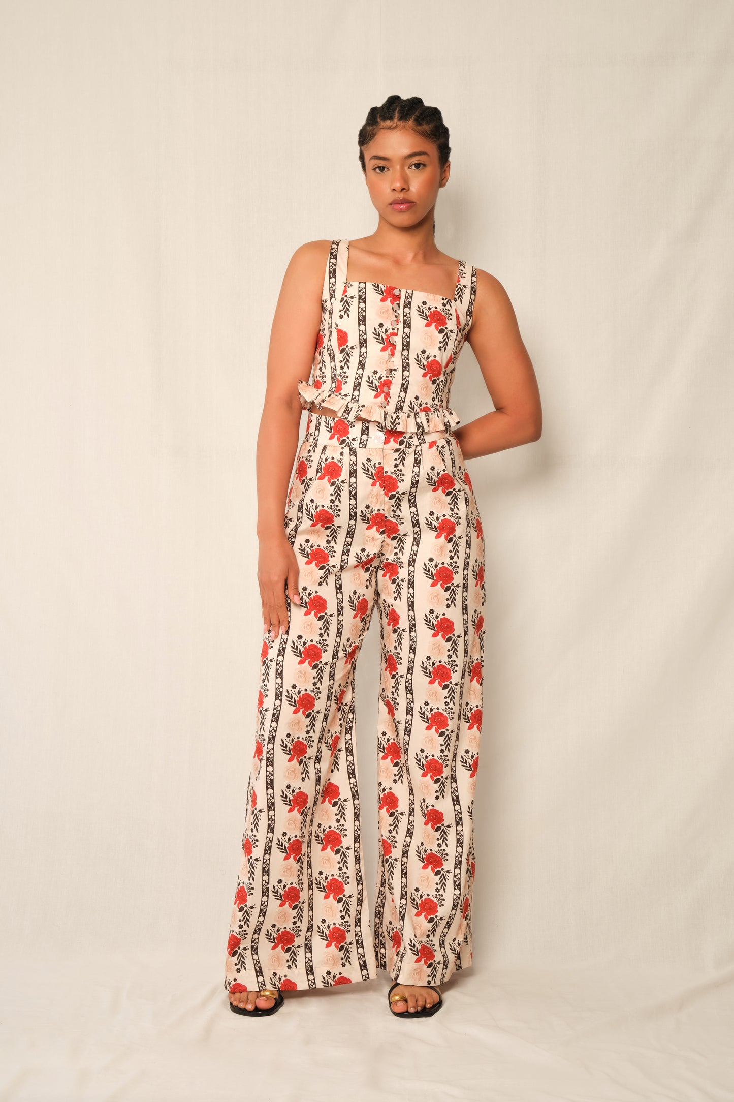 The Silent Front Bustier - Beige Laced in Bloom