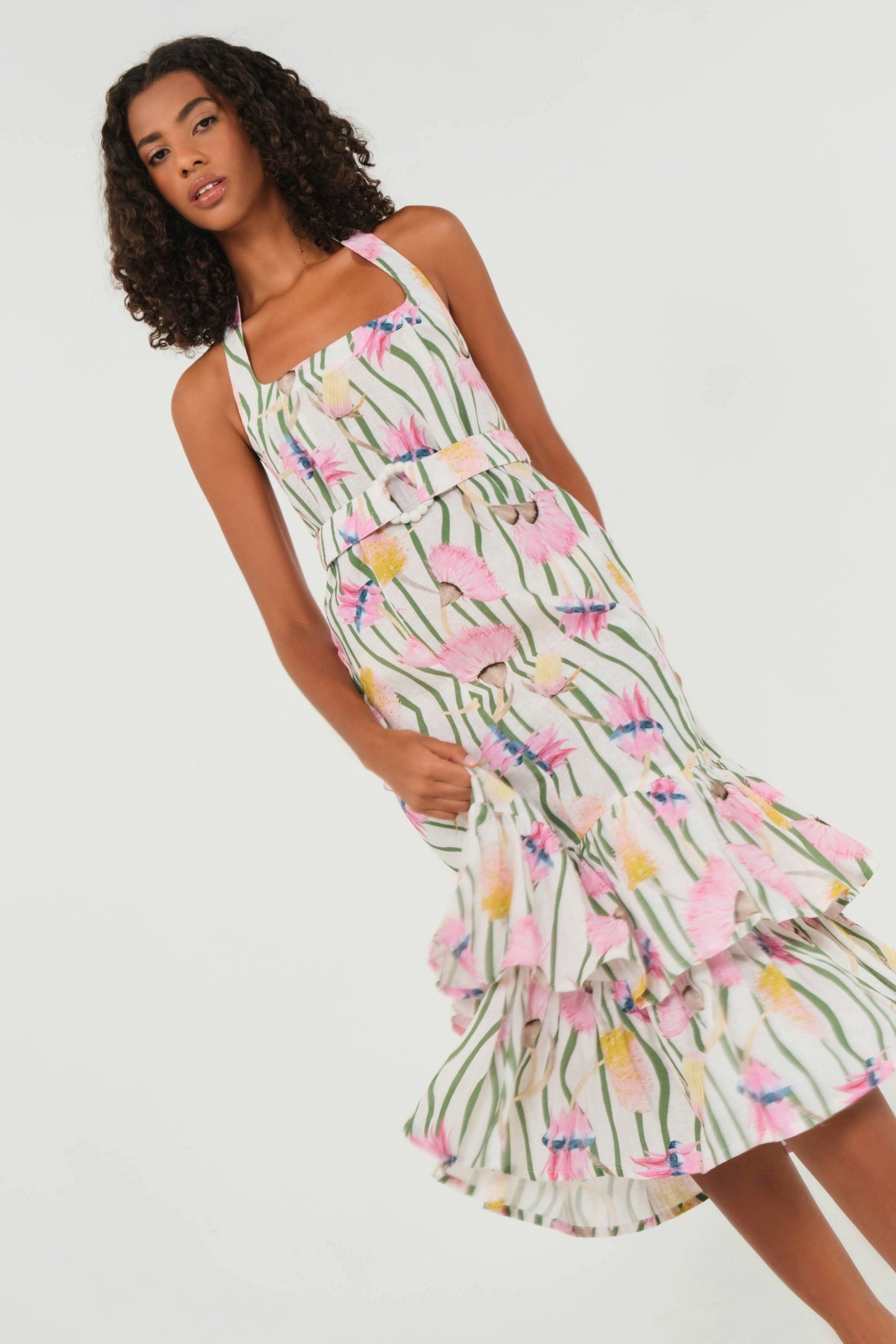 El vestido australiano Halter de lino con estampado Aussie Desert Flowers