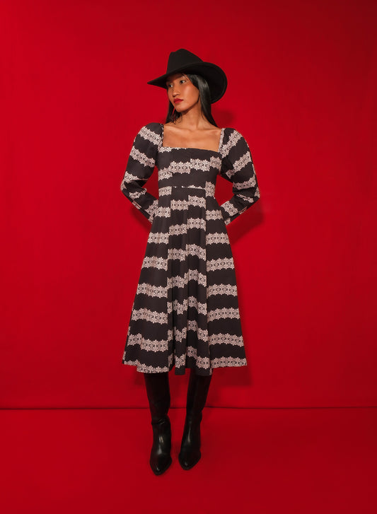 SQUARE DANCE DRESS - 2 LINES MACRAME