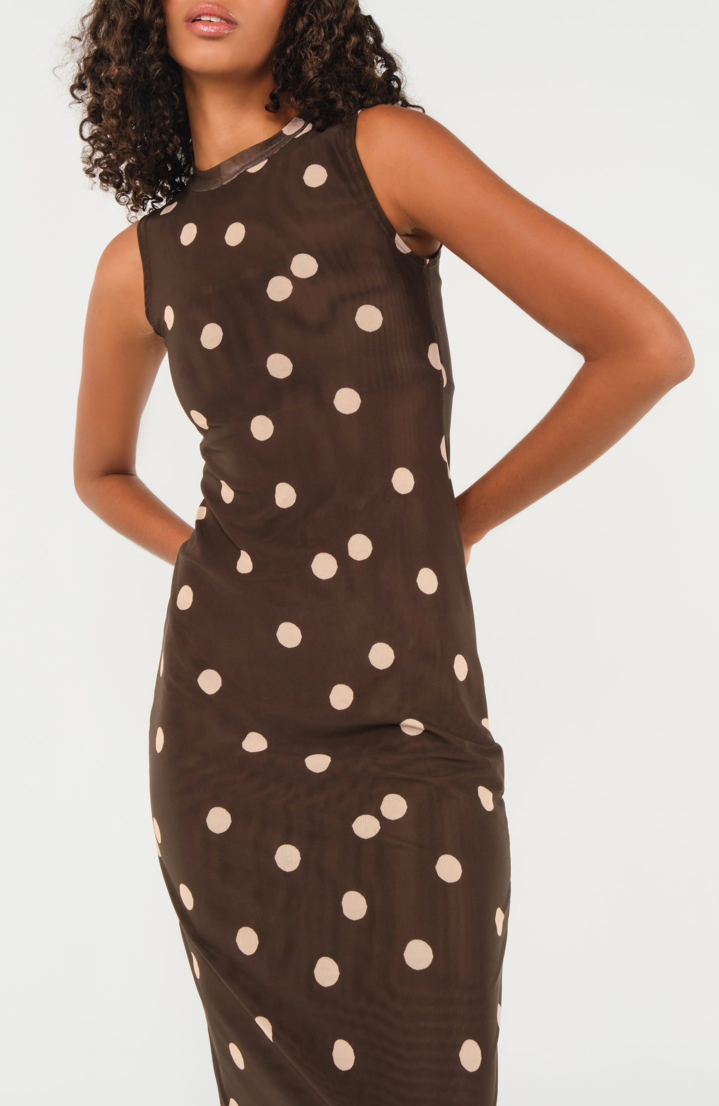 Vestido Salty de malla con estampado de lunares marrones