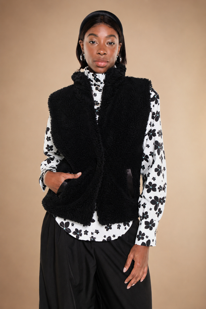 AMPARO VEST – BLACK FAUX FUR