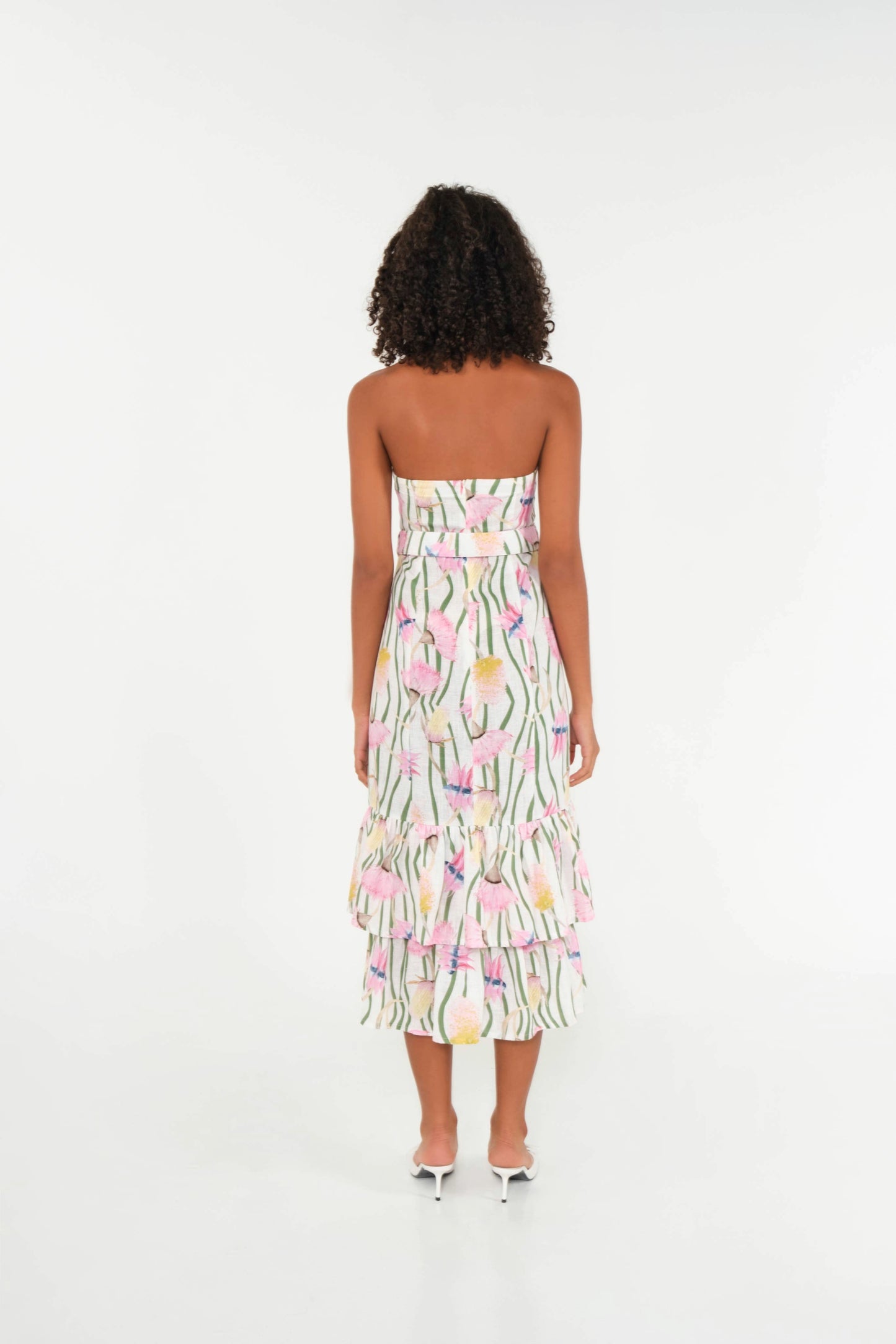 El vestido australiano Halter de lino con estampado Aussie Desert Flowers